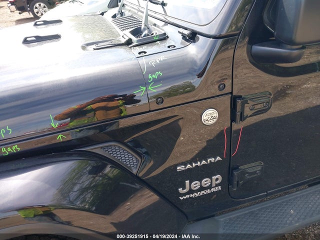 1C4HJXEG8JW118262 Jeep Wrangler Unlimited Sahara 4x4