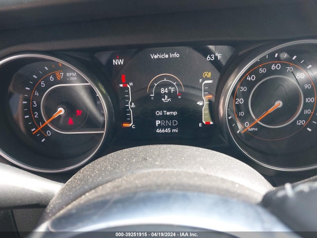 1C4HJXEG8JW118262 Jeep Wrangler Unlimited Sahara 4x4