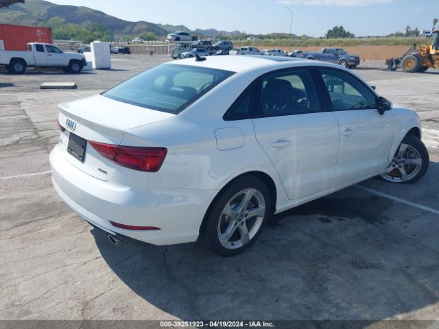WAUBEGFF1K1018225 Audi A3 45 Premium