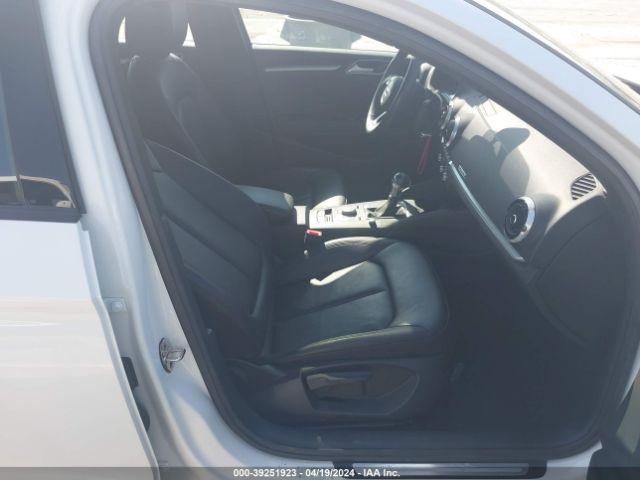 WAUBEGFF1K1018225 Audi A3 45 Premium