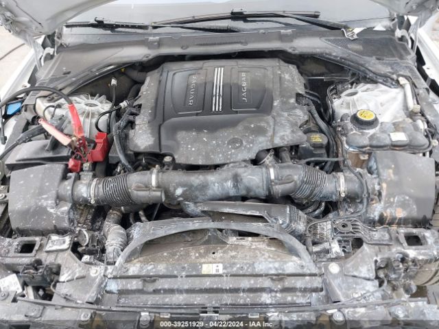 SAJAF4BV4HA968077 Jaguar Xe 35t R-sport