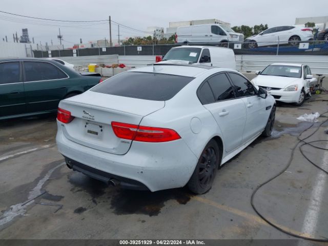 SAJAF4BV4HA968077 Jaguar Xe 35t R-sport