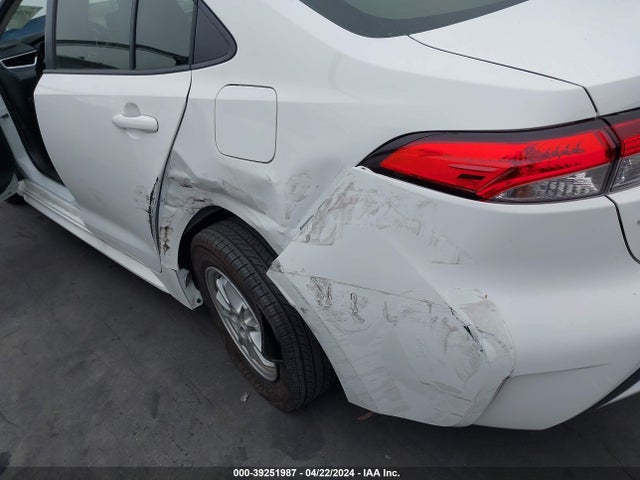 Toyota Corolla Hybrid Le 2022 JTDEAMDE2N3010891 Image 17