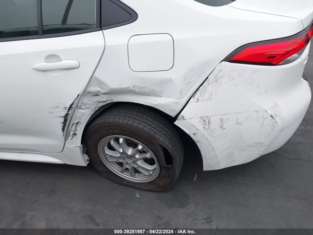 Toyota Corolla Hybrid Le 2022 JTDEAMDE2N3010891 Image 6