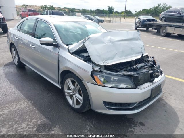 2014 Volkswagen Passat 1.8t Se მანქანა იყიდება აუქციონზე, vin: 1VWBS7A34EC058359, აუქციონის ნომერი: 39251993