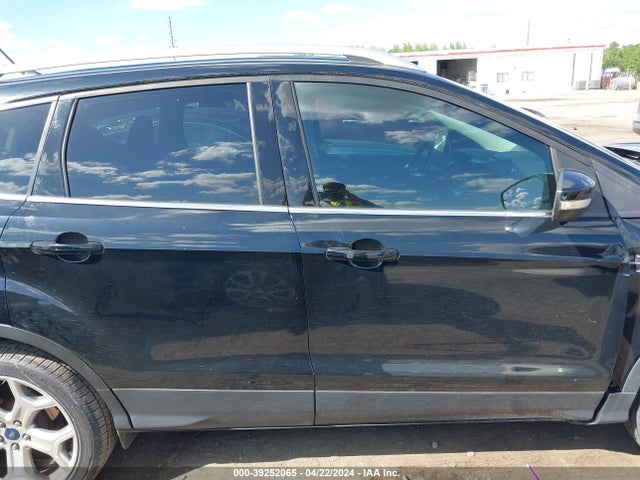 Ford Escape Titanium 2018 1FMCU9J98JUA98669 Image 14