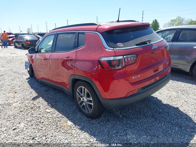 3C4NJDBB8JT142903 Jeep Compass Latitude 4x4