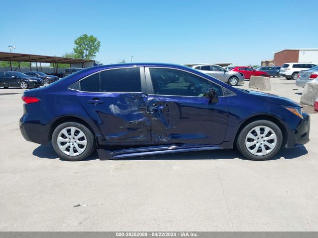 5YFEPMAE9NP381086 Toyota COROLLA LE