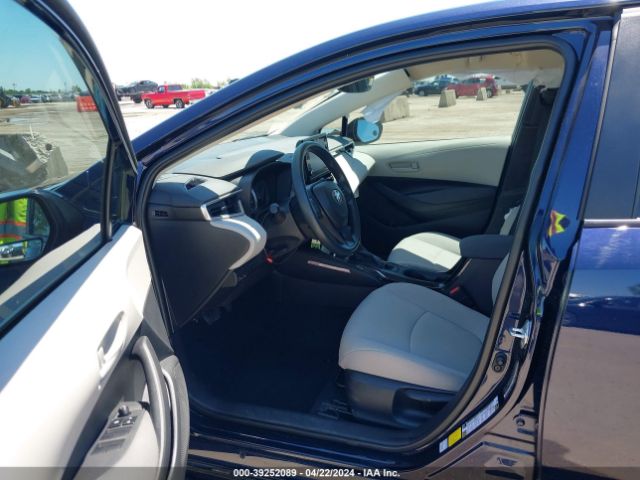 5YFEPMAE9NP381086 Toyota COROLLA LE