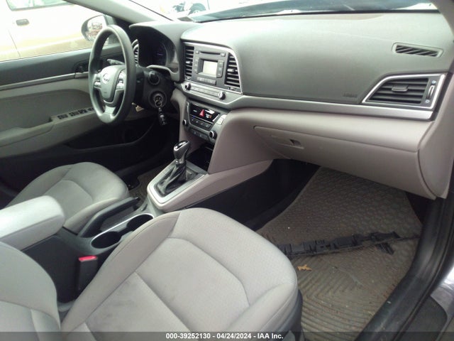 Hyundai ELANTRA SE 2018 5NPD74LF0JH274548 Image 5