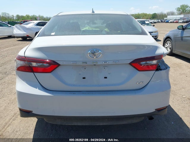 Toyota CAMRY LE 2022 4T1C11AK8NU017835 Image 16