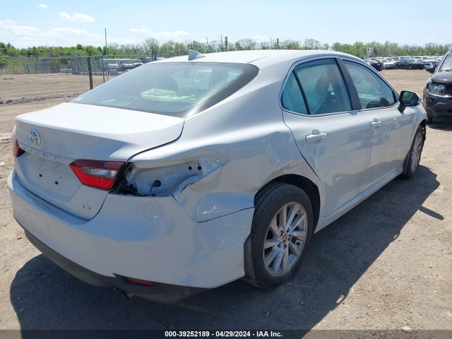 Toyota CAMRY LE 2022 4T1C11AK8NU017835 Image 4