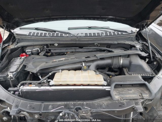 5LMJJ2NTXMEL05071 Lincoln Navigator Standard