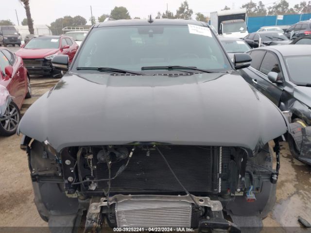 5LMJJ2NTXMEL05071 Lincoln Navigator Standard