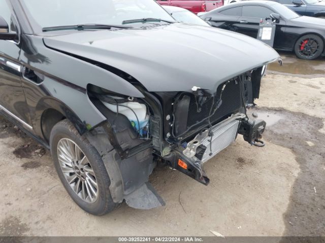 5LMJJ2NTXMEL05071 Lincoln Navigator Standard