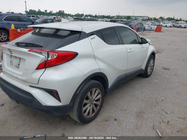 Toyota C-HR LE 2020 JTNKHMBX2L1082407 Image 4