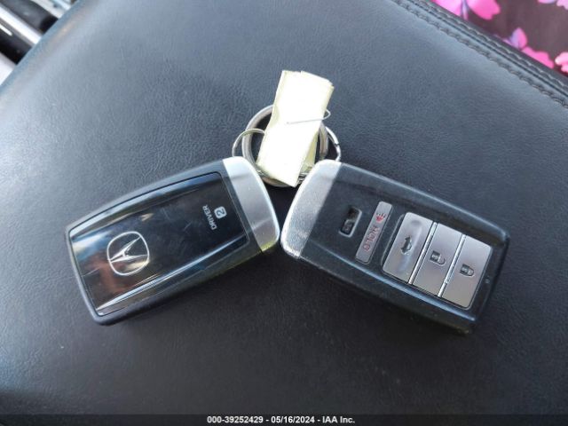 JH4KC1F35EC004069 Acura RLX
