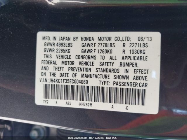 JH4KC1F35EC004069 Acura RLX