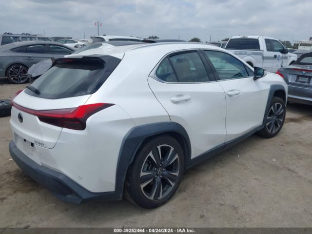JTHX3JBH5M2041960 Lexus UX 200