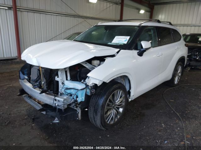 5TDFZRBH0NS195044 Toyota Highlander Platinum