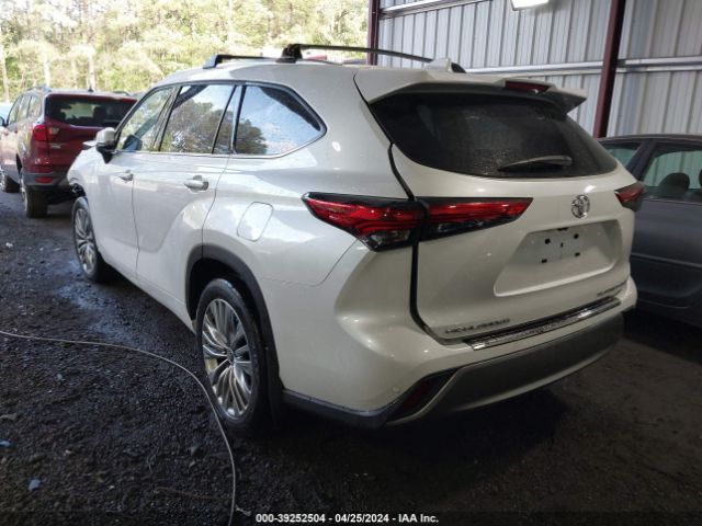 5TDFZRBH0NS195044 Toyota Highlander Platinum