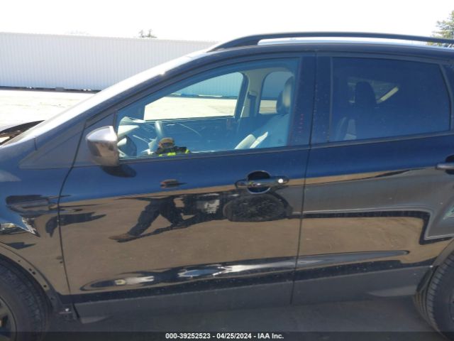 1FMCU9GD6KUA27807 Ford ESCAPE SE