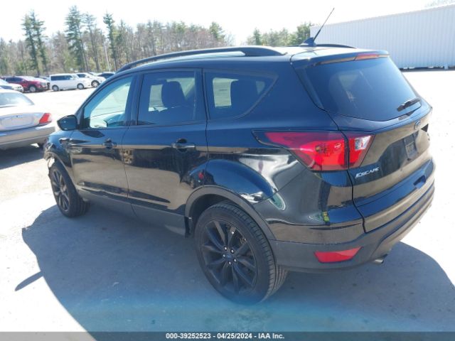 1FMCU9GD6KUA27807 Ford ESCAPE SE