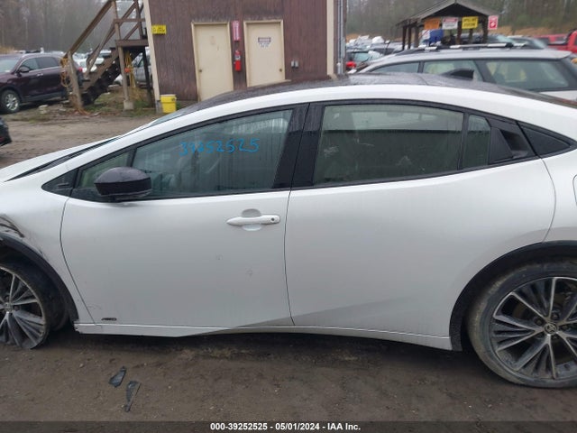 Toyota Prius Limited Awd-e 2024 JTDADABUXR3010898 Image 14