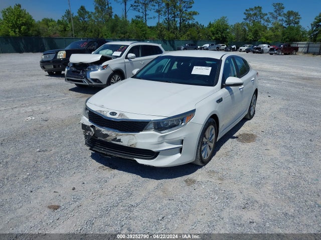 KIA Optima Lx 2017 5XXGT4L32HG125501 Image 2