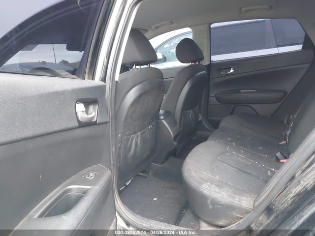KIA Optima Lx 2018 5XXGT4L31JG203272 Image 8
