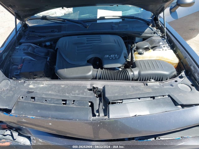 Dodge Challenger Sxt Plus 2018 2C3CDZAG5JH322233 Image 10