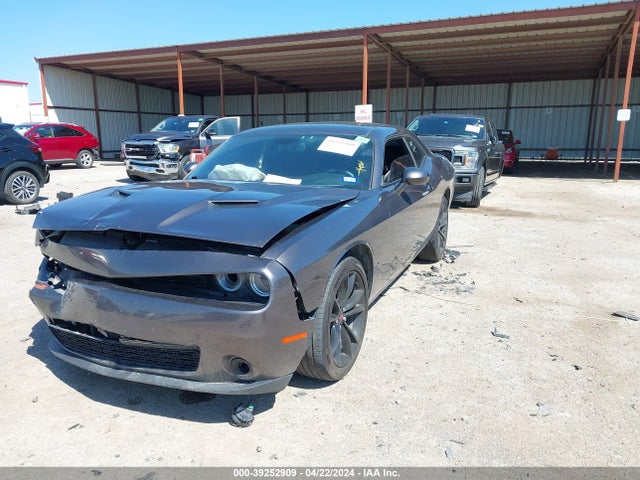 Dodge Challenger Sxt Plus 2018 2C3CDZAG5JH322233 Image 2