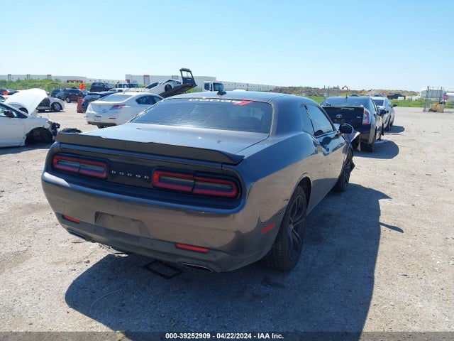 Dodge Challenger Sxt Plus 2018 2C3CDZAG5JH322233 Image 4