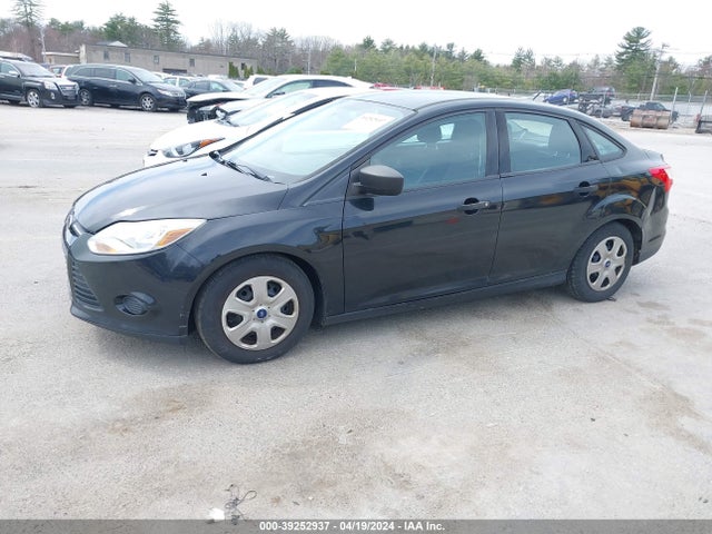 Ford FOCUS S 2014 1FADP3E22EL217151 Image 2