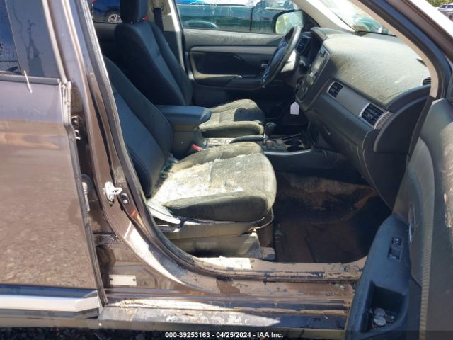 JA4AZ2A38HZ060852 Mitsubishi Outlander Es