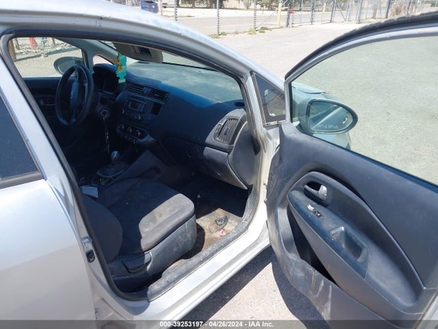 KNADM4A37E6348806 KIA RIO LX