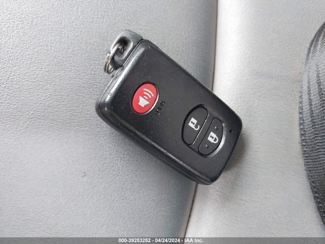 Toyota Prius V Five 2016 JTDZN3EU7GJ047567 Image 11