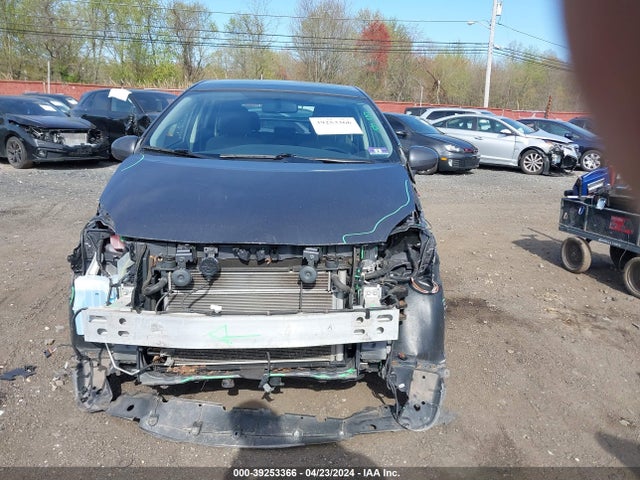 Toyota Prius Three 2015 JTDKN3DU4F1880017 Image 12