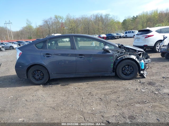 Toyota Prius Three 2015 JTDKN3DU4F1880017 Image 13