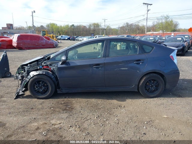 Toyota Prius Three 2015 JTDKN3DU4F1880017 Image 14