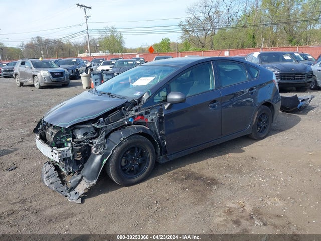 Toyota Prius Three 2015 JTDKN3DU4F1880017 Image 2