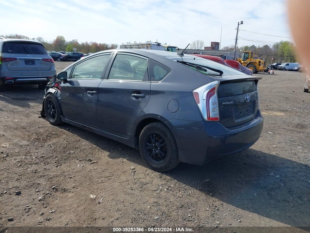 Toyota Prius Three 2015 JTDKN3DU4F1880017 Image 3