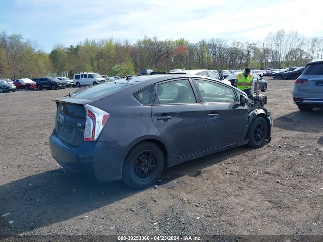 Toyota Prius Three 2015 JTDKN3DU4F1880017 Image 4