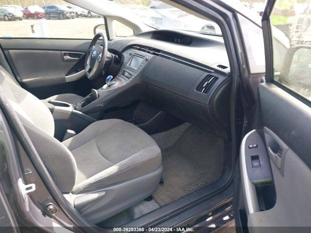 Toyota Prius Three 2015 JTDKN3DU4F1880017 Image 5