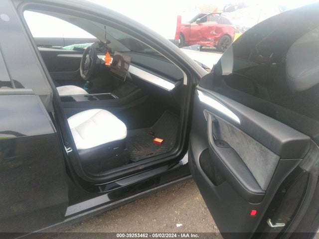 2022 TESLA MODEL Y 7SAYGDEF6NF530388 Photo 4