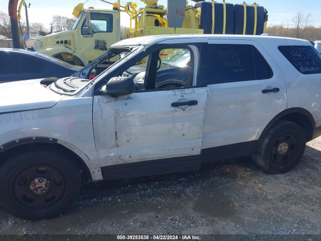 Ford Utility Police Interceptor 2017 1FM5K8AR6HGB22596 Image 14