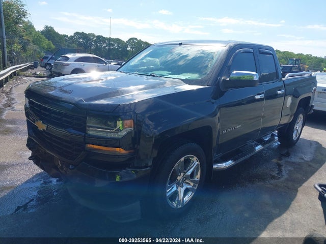 Chevrolet Silverado 1500 Custom 2017 1GCRCPEC5HZ247953 Image 2
