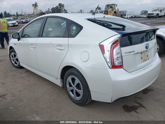 Toyota Prius Two 2015 JTDKN3DU5F0396721 Image 3