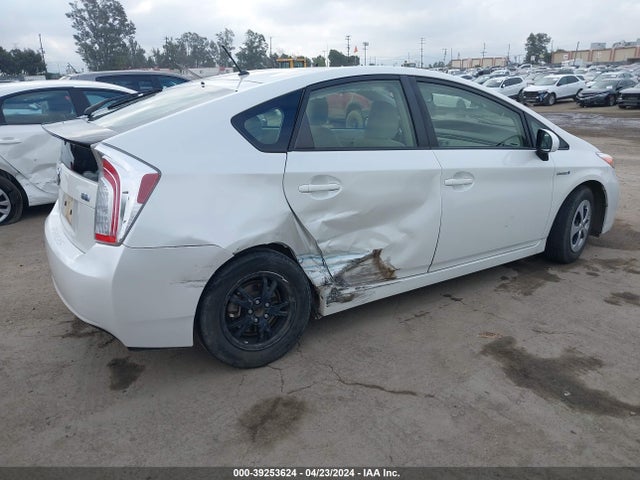 Toyota Prius Two 2015 JTDKN3DU5F0396721 Image 20