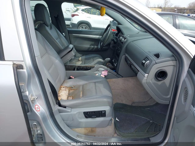 2004 PORSCHE CAYENNE WP1AB29P04LA63306 Photo 4